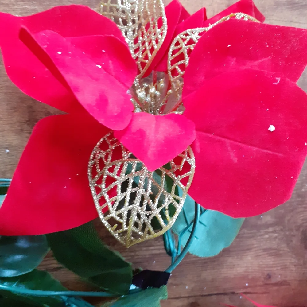 2 poinsettia garlands
